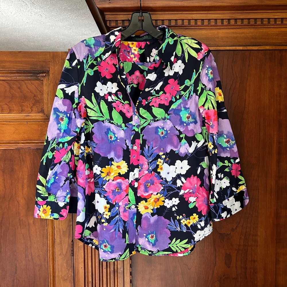Lauren Ralph Lauren petite NWOT Colorful Floral Cotton Shirt, Size Petite M